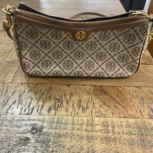 Cross body purse brown